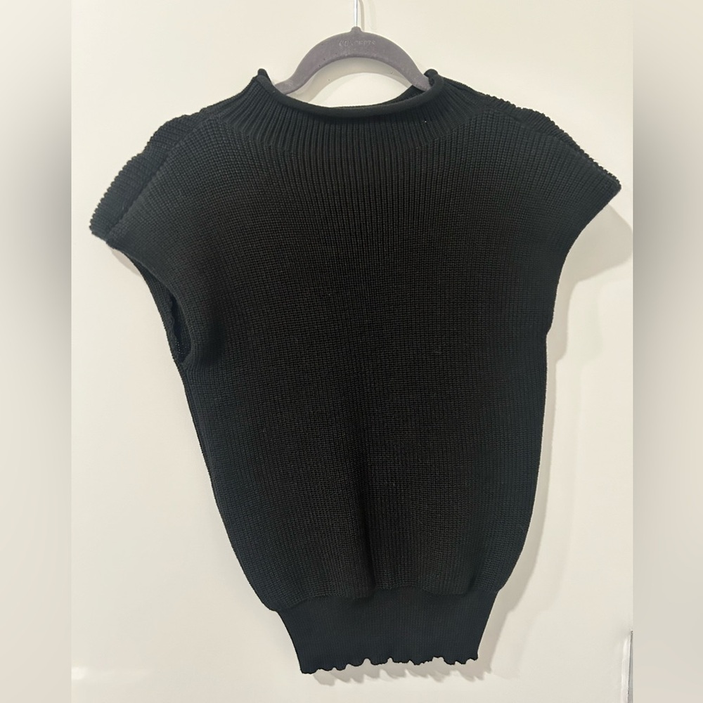 Black ribbed sweater